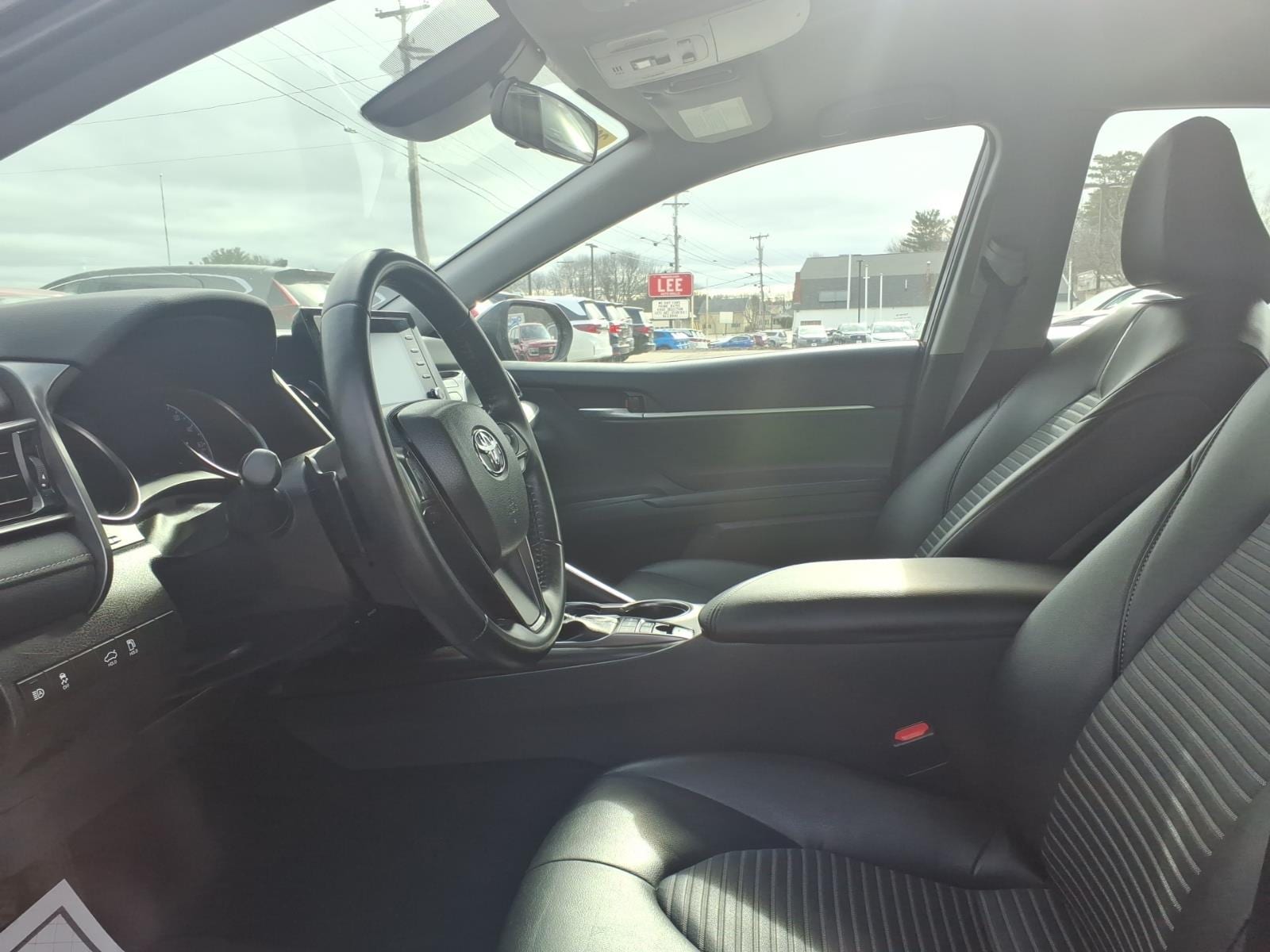 View vehicle photo 6