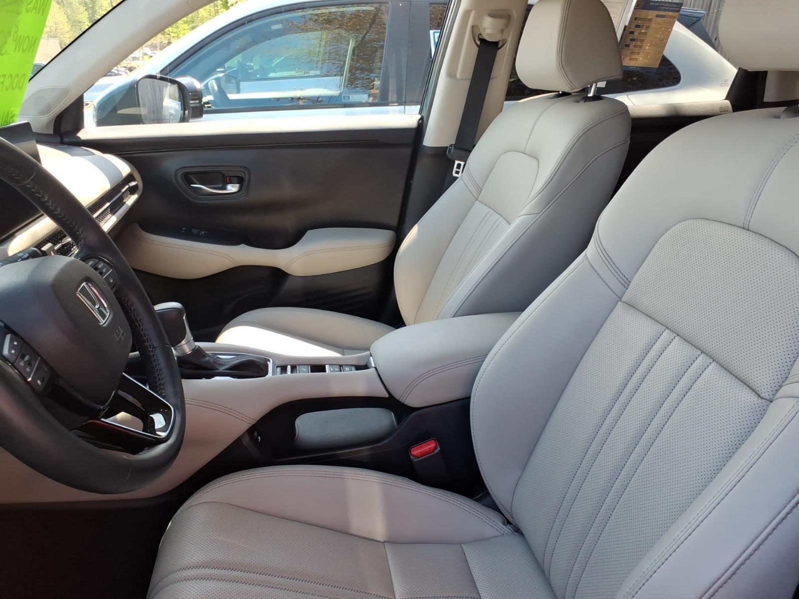 2025 Honda HR-V EX-L - Photo 7