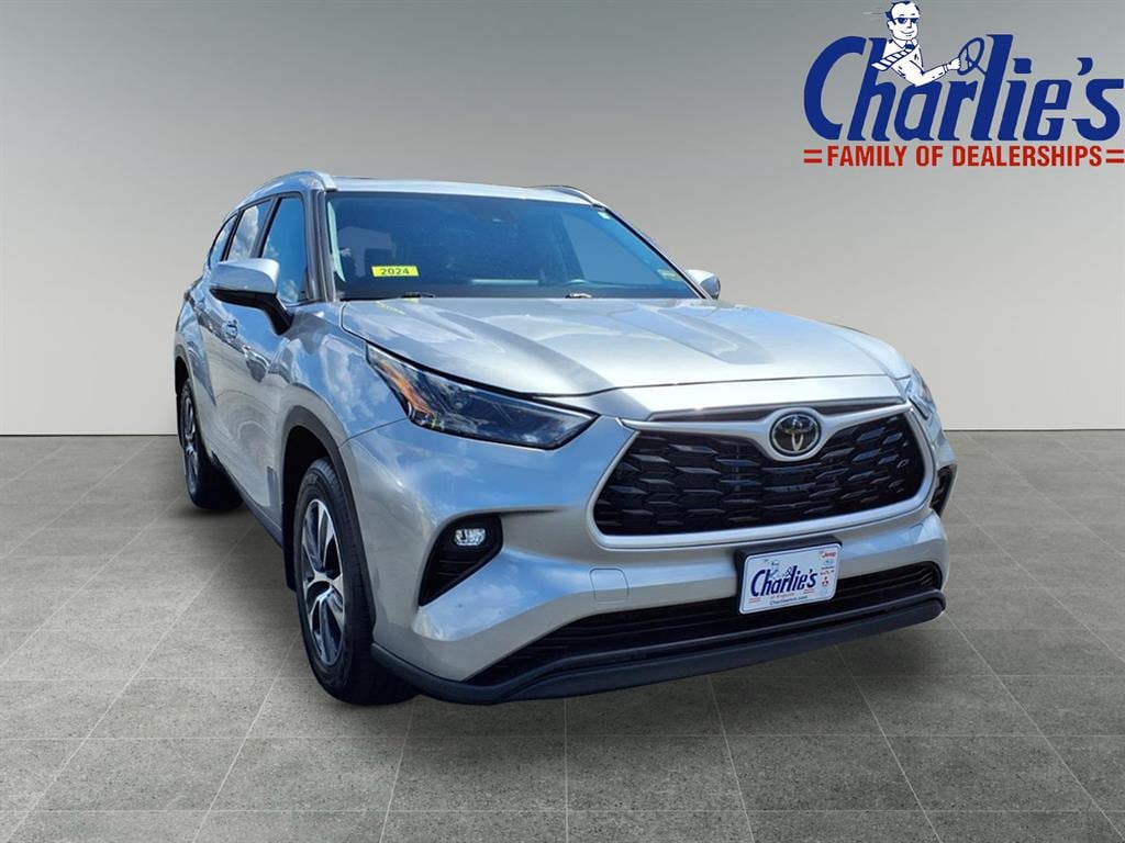 Used 2024 Toyota Highlander XLE AWD XLE SUV
