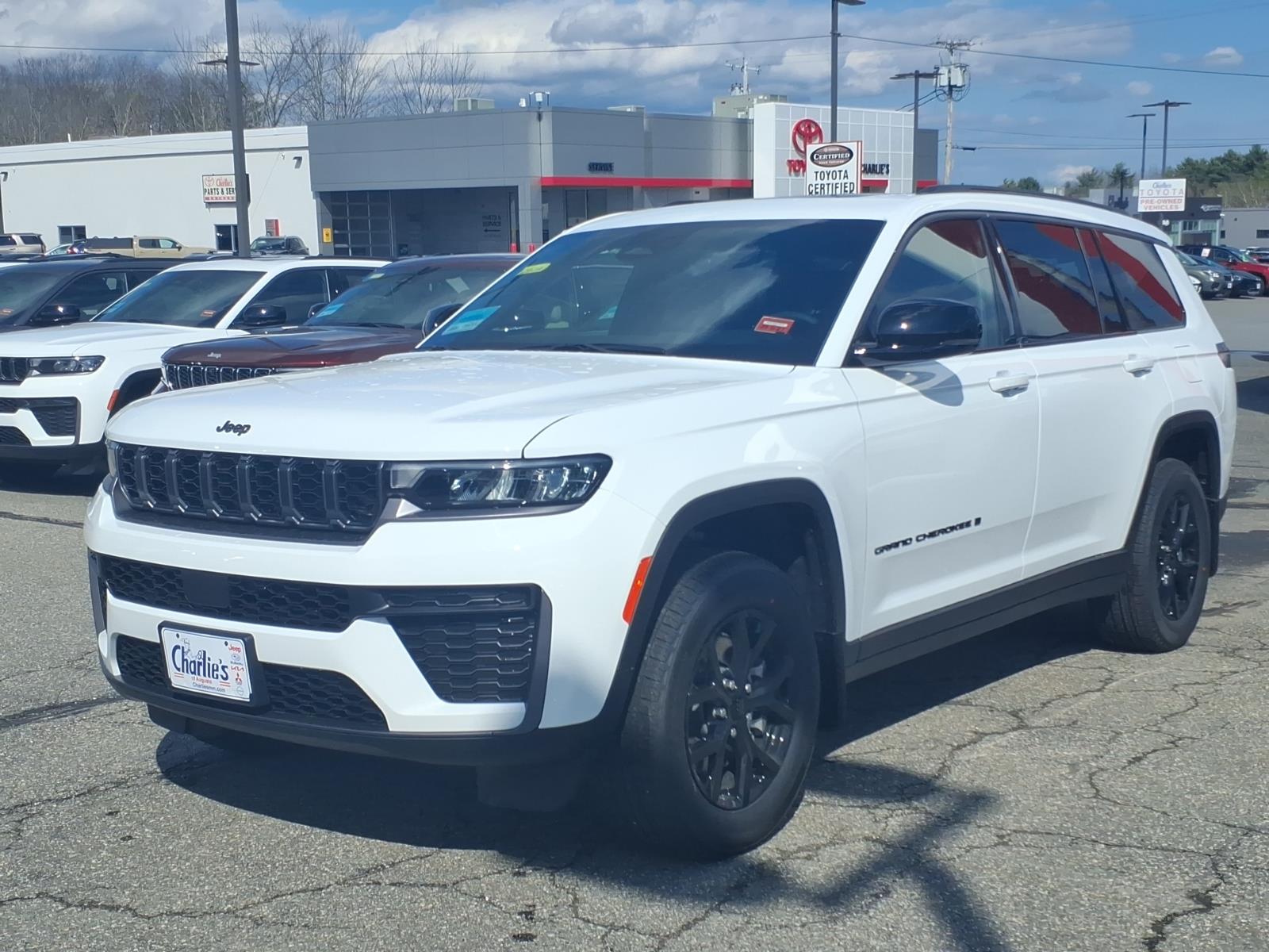 2026 Jeep Grand Cherokee L Laredo Altitude 4x4's photo