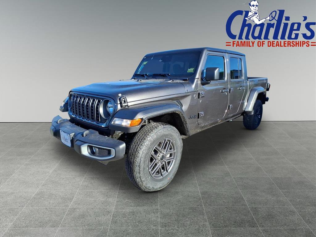 2026 Jeep Gladiator Sport S's photo