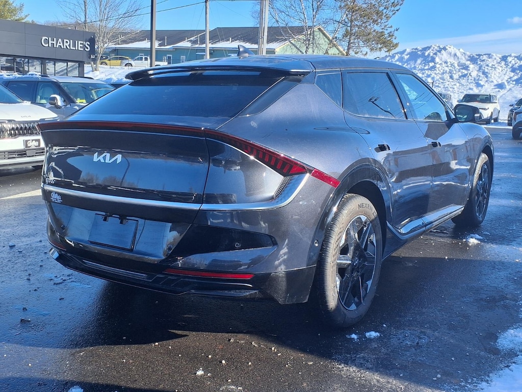 New 2025 Kia EV6 Wind SUV