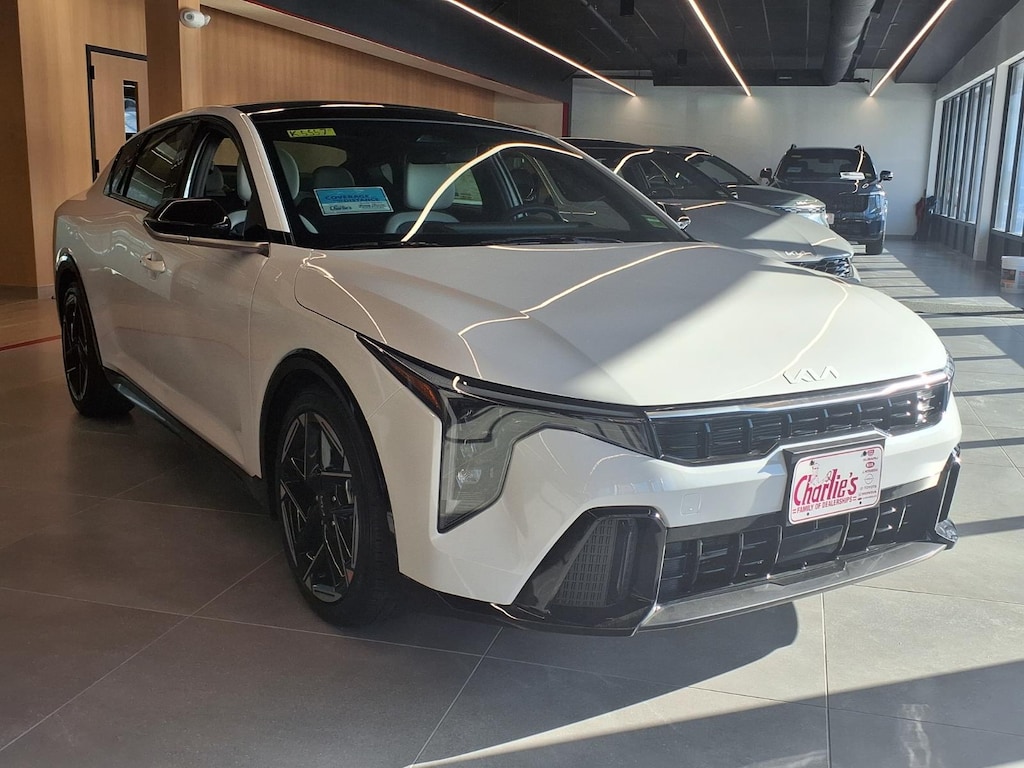 New 2025 Kia K4 GT-Line Sedan