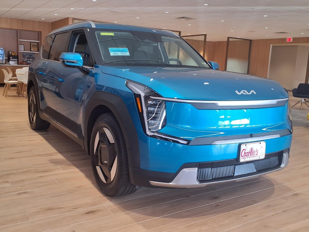 New 2026 Kia EV9 Wind SUV