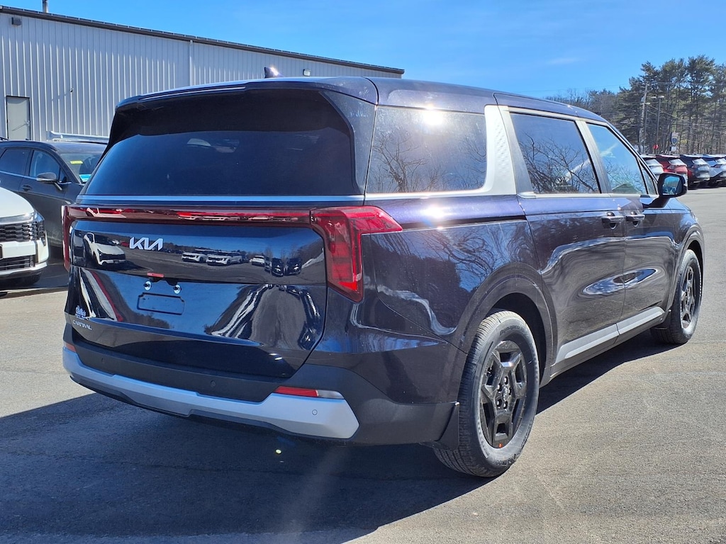 New 2026 Kia Carnival LXS Van Passenger Van