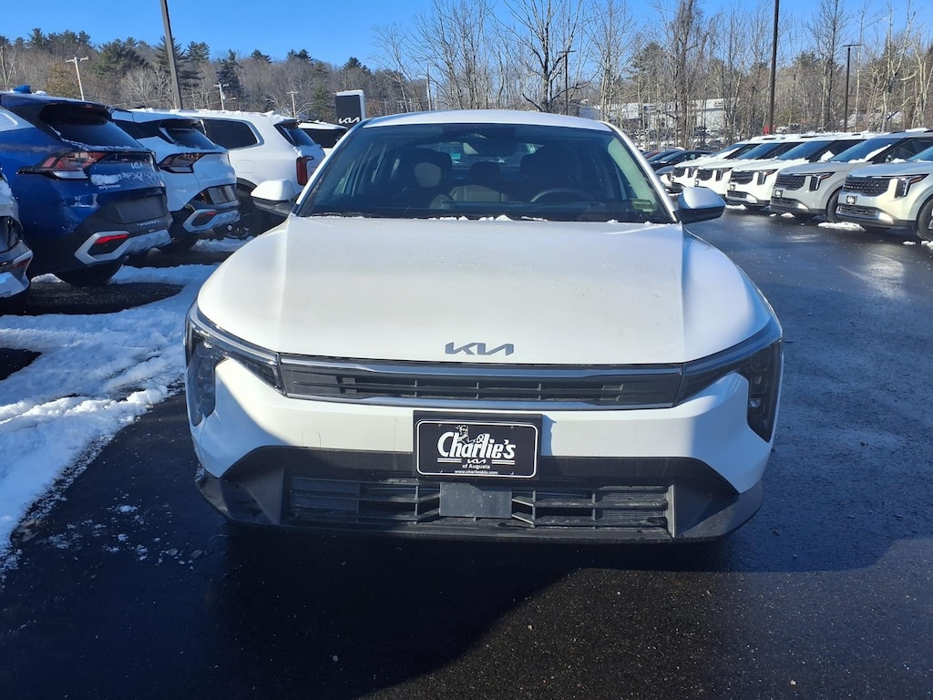 New 2025 Kia K4 LXS Sedan