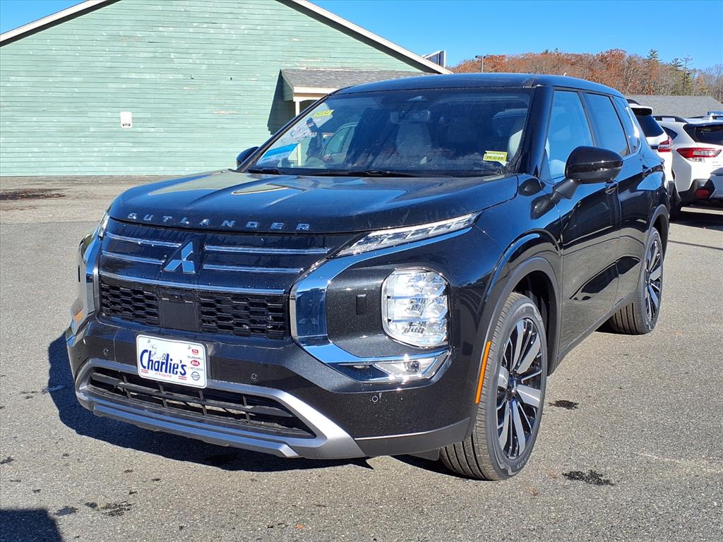 2025 Mitsubishi Outlander SE's photo