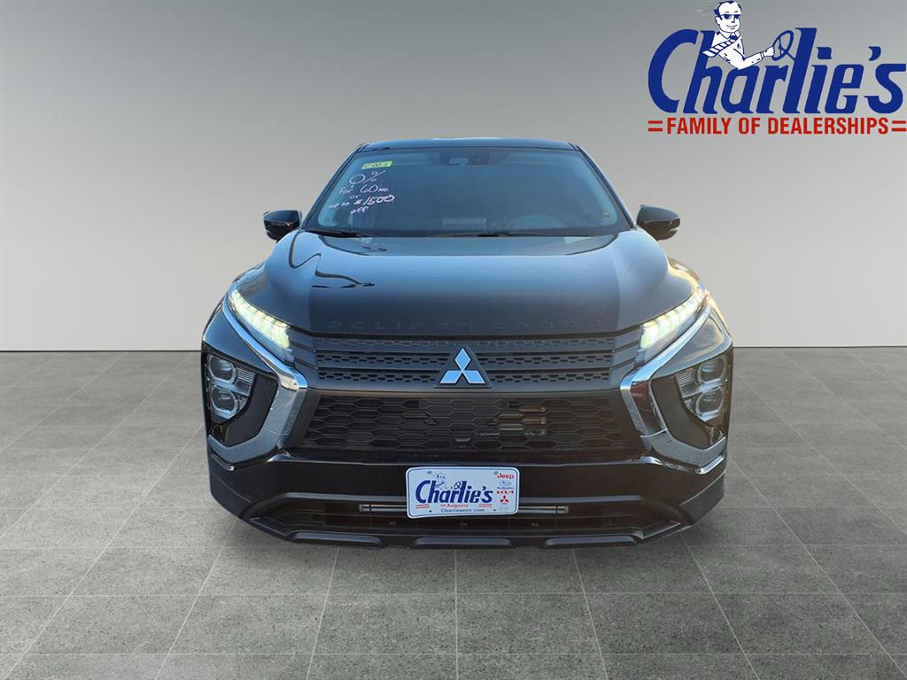 2025 Mitsubishi Eclipse Cross LE photo 2