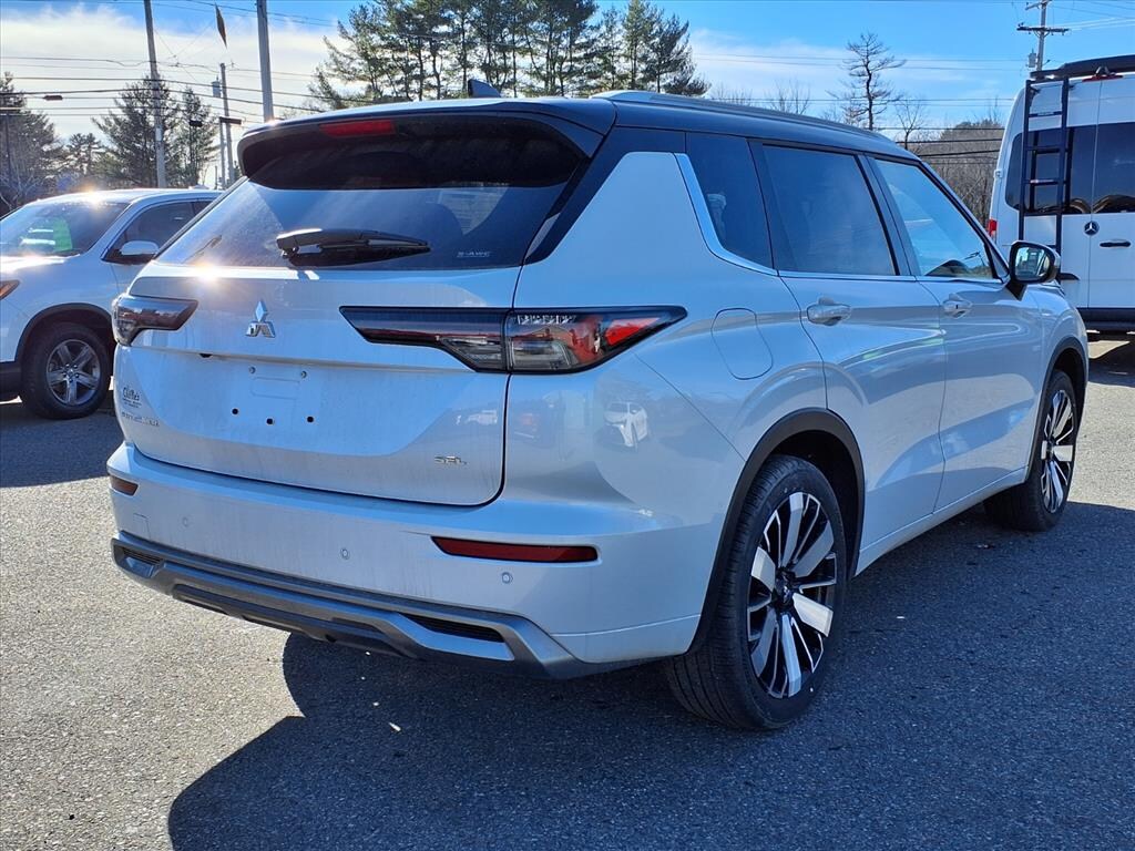 New 2025 Mitsubishi Outlander SEL SUV