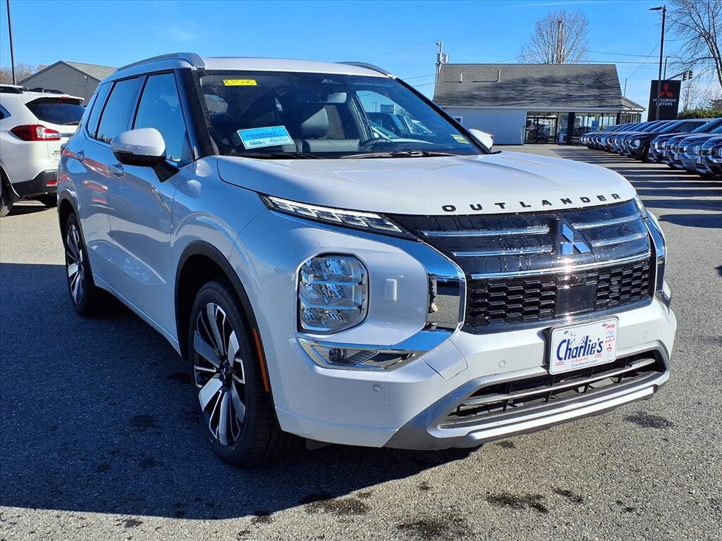 New 2025 Mitsubishi Outlander SEL SUV