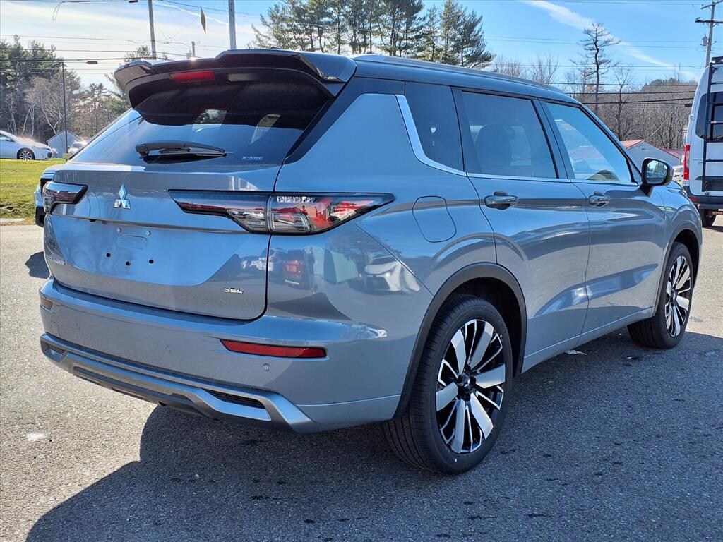 New 2025 Mitsubishi Outlander SEL SUV