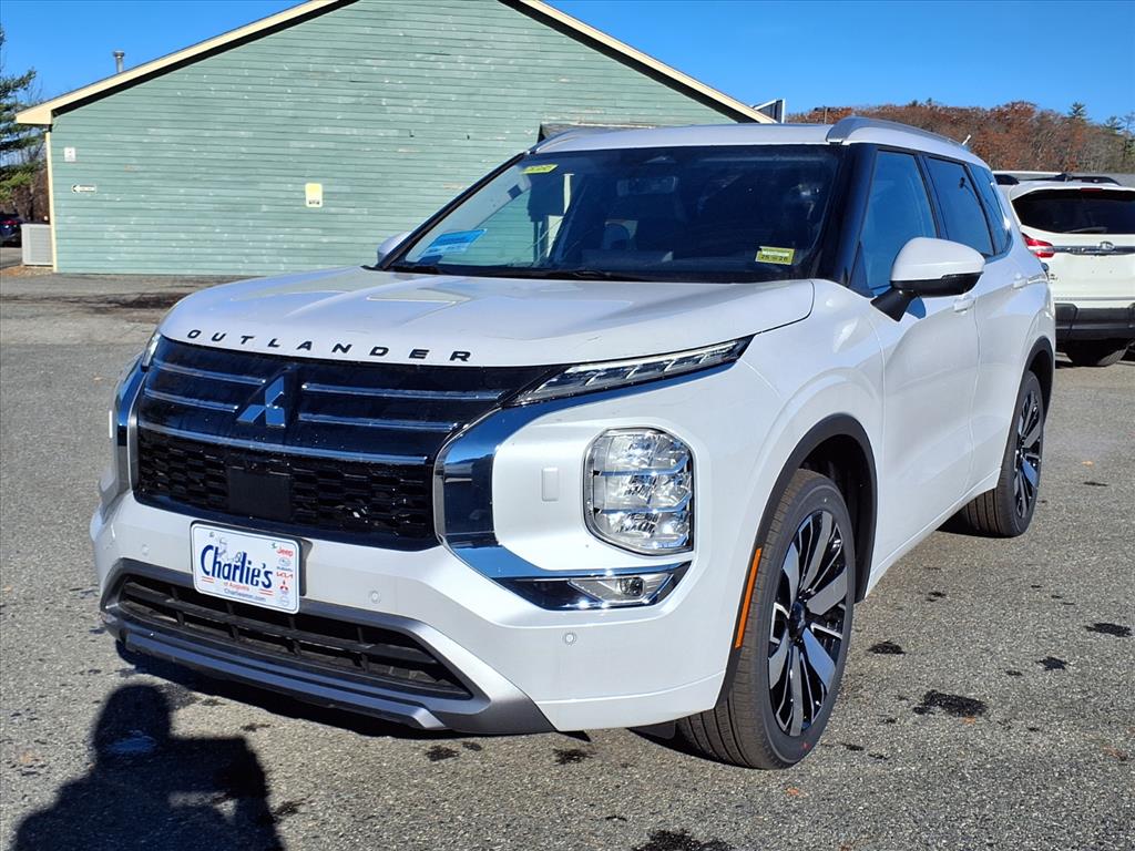 2025 Mitsubishi Outlander SEL's photo