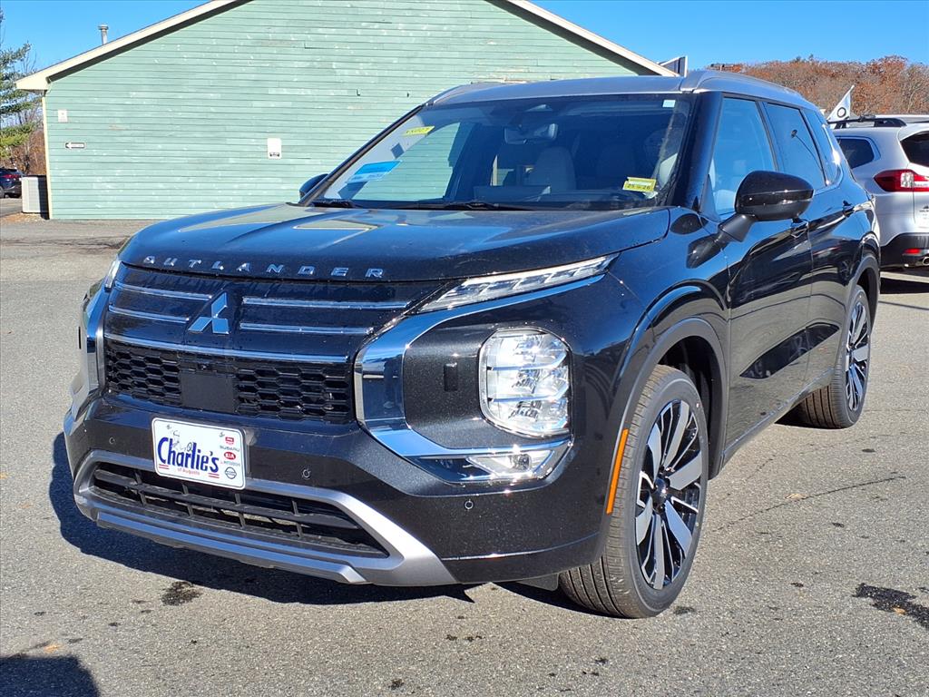 2025 Mitsubishi Outlander SEL Platinum Edition's photo