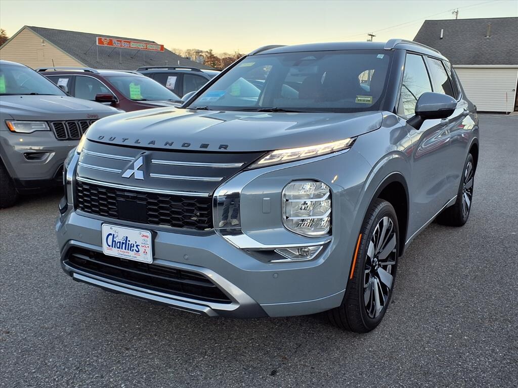 New 2025 Mitsubishi Outlander SEL SUV