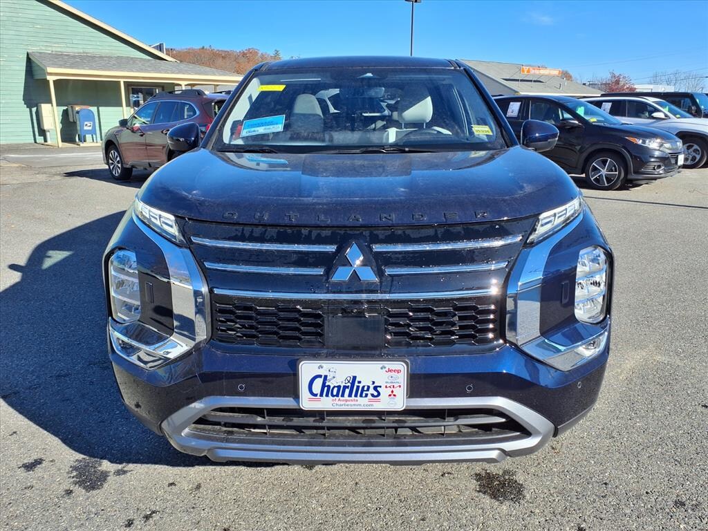 New 2025 Mitsubishi Outlander SE SUV