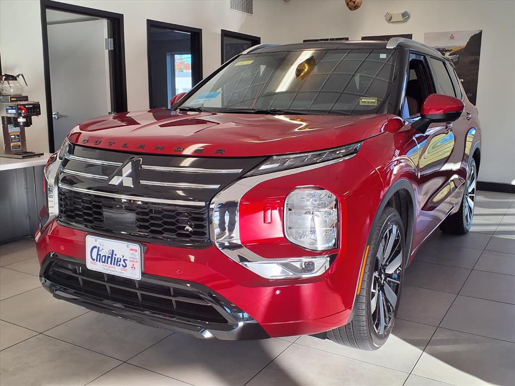 2025 Mitsubishi Outlander SEL's photo