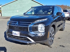 2025 Mitsubishi Outlander SE SUV