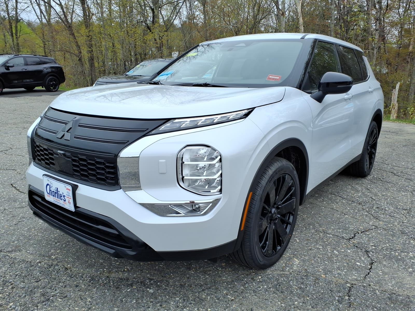 2026 Mitsubishi Outlander LE S-AWC's photo