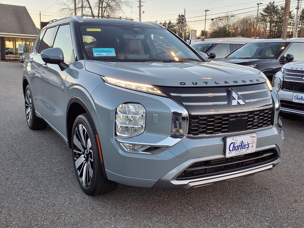 New 2025 Mitsubishi Outlander SEL SUV