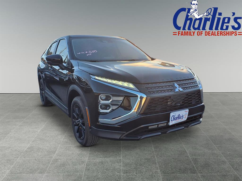 2025 Mitsubishi Eclipse Cross LE photo 3