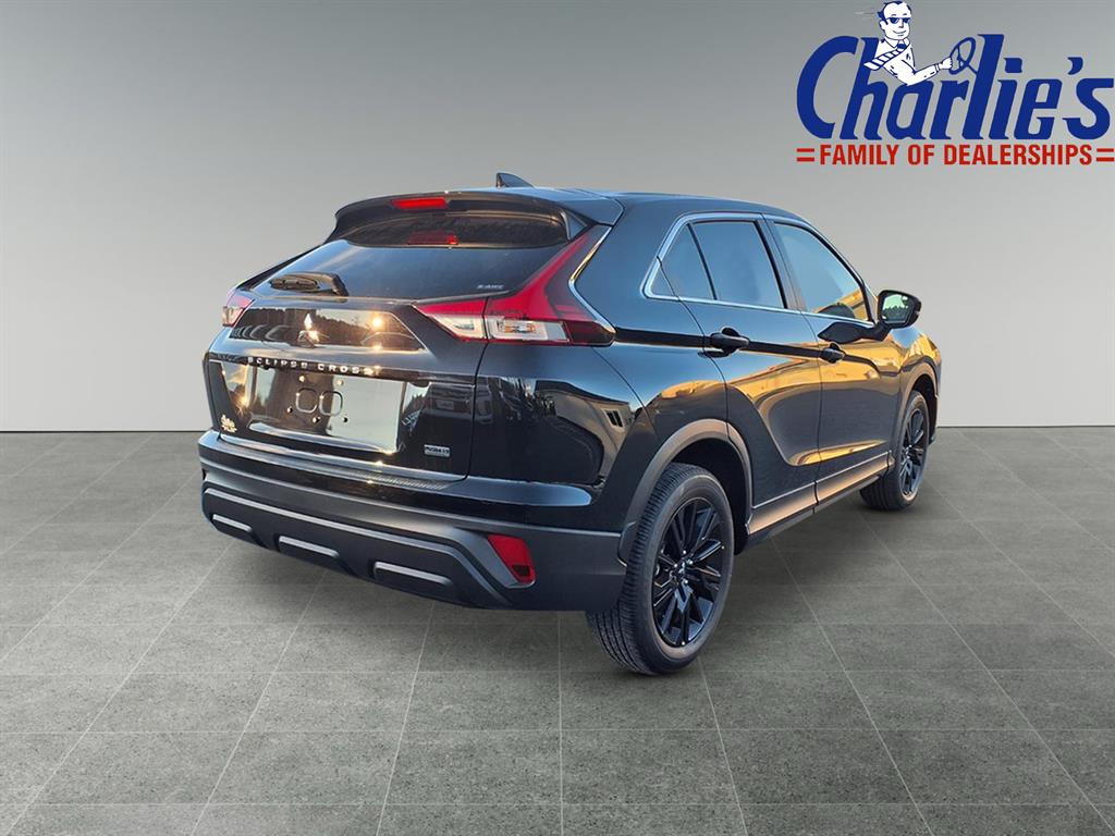 2025 Mitsubishi Eclipse Cross LE photo 4