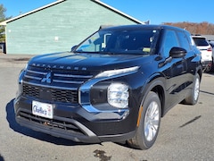 2025 Mitsubishi Outlander ES SUV