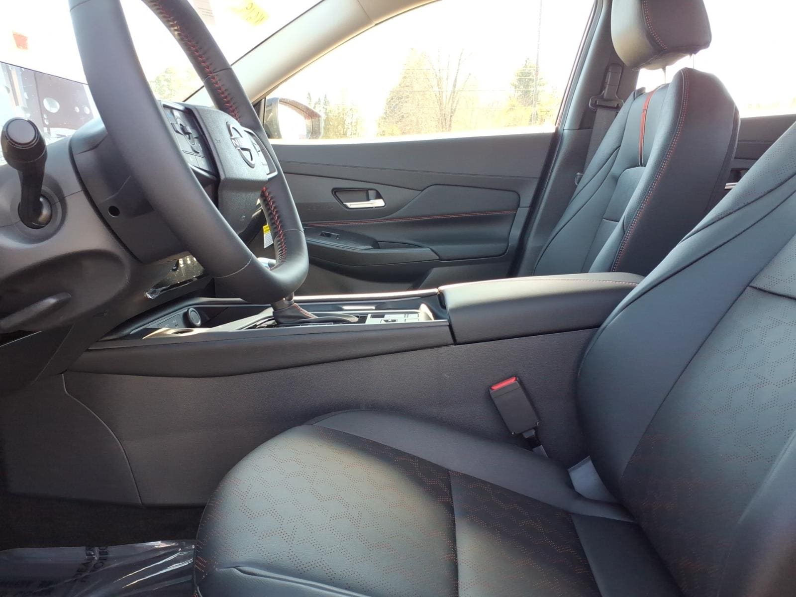 2026 Nissan Sentra SR - Photo 6