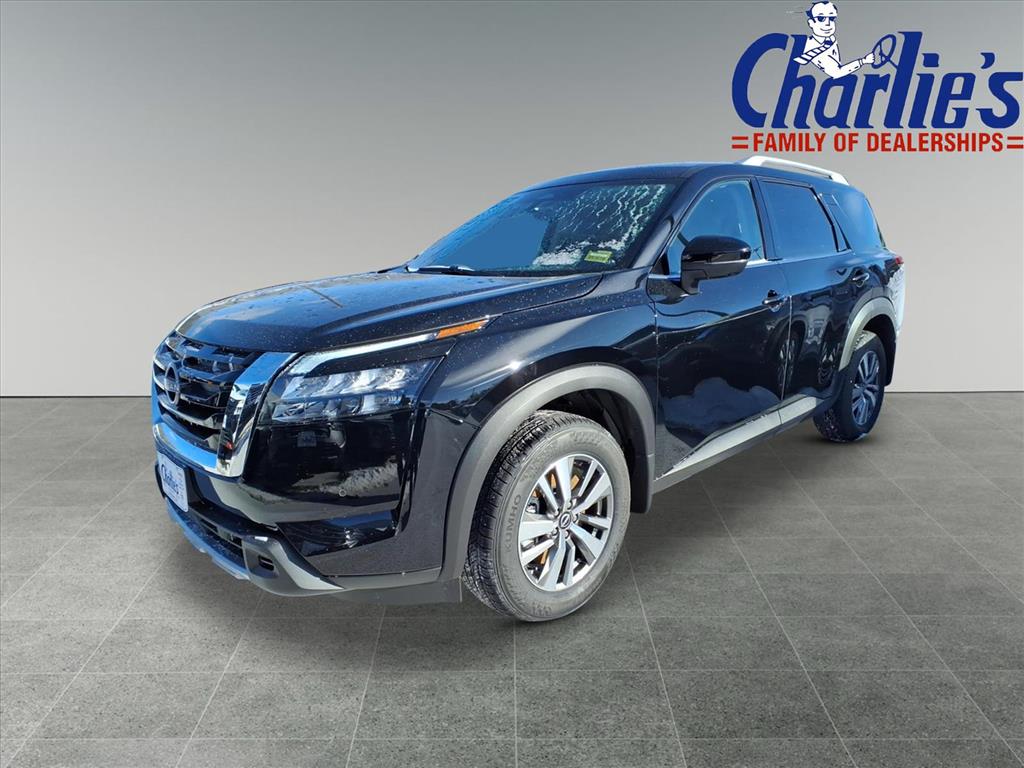 2025 Nissan Pathfinder SL's photo