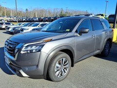 2025 Nissan Pathfinder SL SUV