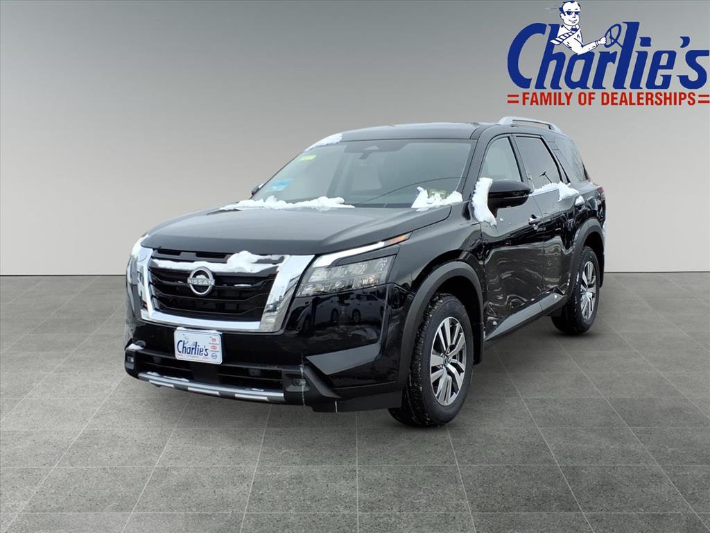 2025 Nissan Pathfinder SL's photo