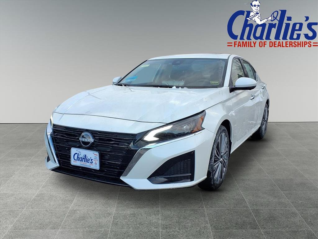 2025 Nissan Altima SL's photo