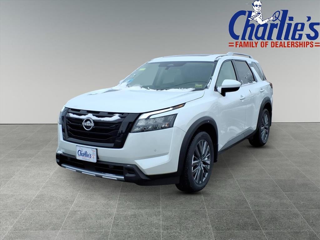 2025 Nissan Pathfinder SL's photo