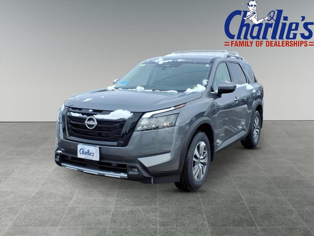 2025 Nissan Pathfinder SL's photo