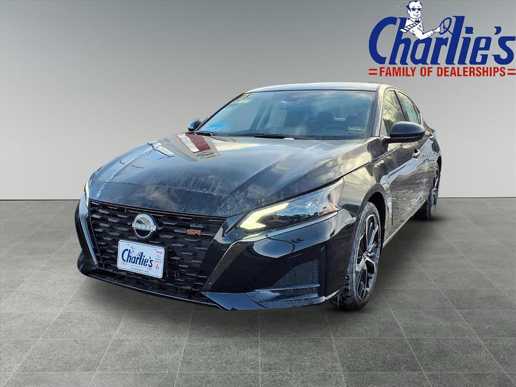 New 2025 Nissan Altima SR Sedan