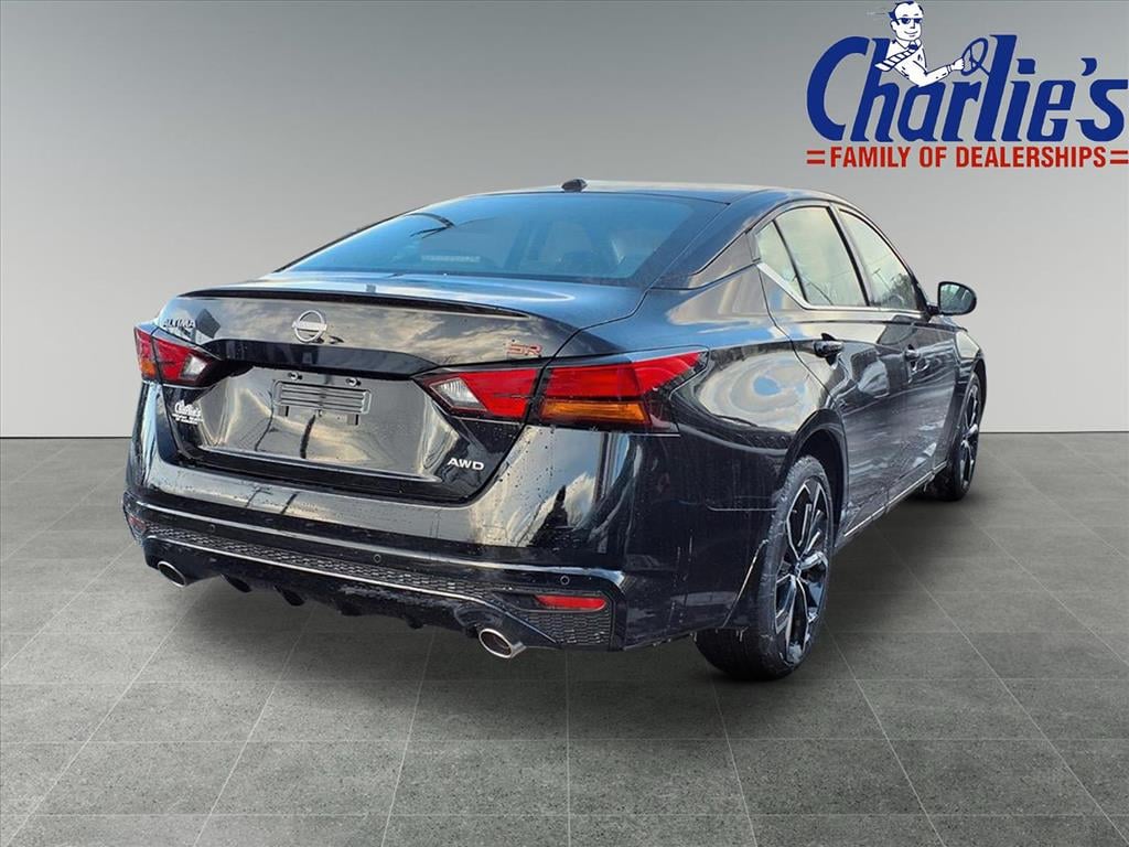 New 2025 Nissan Altima SR Sedan