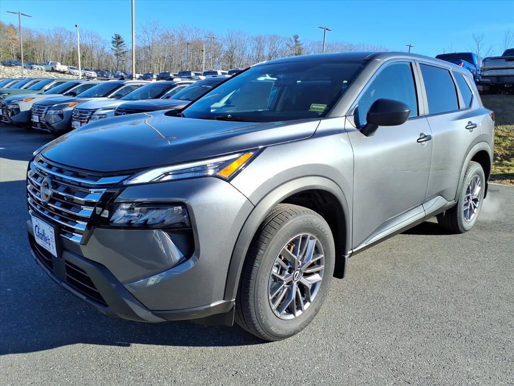 2026 Nissan Rogue S's photo