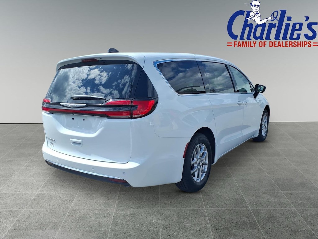 Used 2024 Chrysler Pacifica Touring L Van Passenger Van