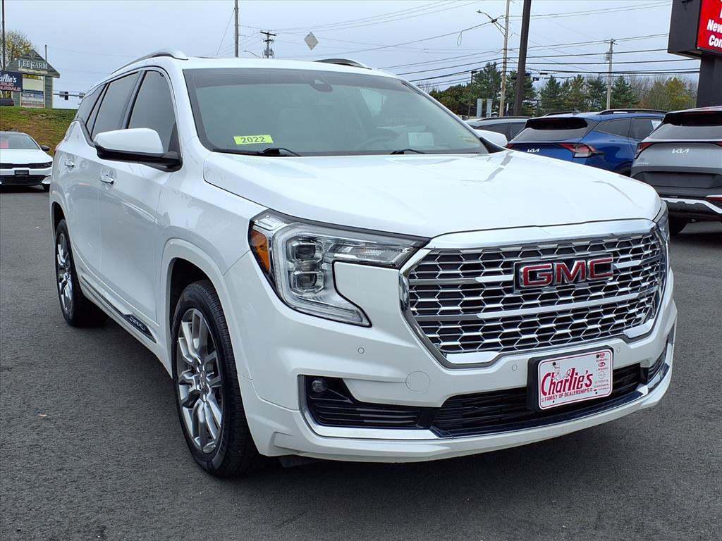 2022 Gmc Terrain Denali photo 3