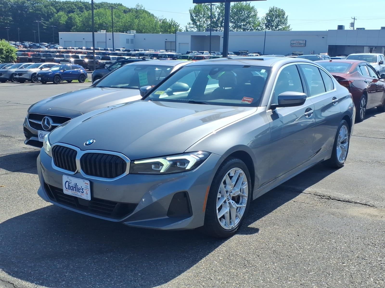 2025 BMW 3 Series 330i xDrive Sedan's photo