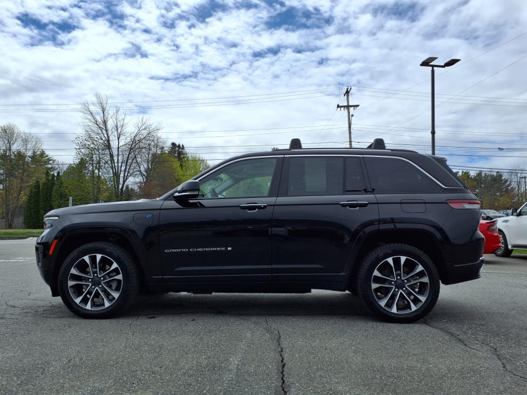 2022 Jeep Cherokee 4xe Overland photo 2