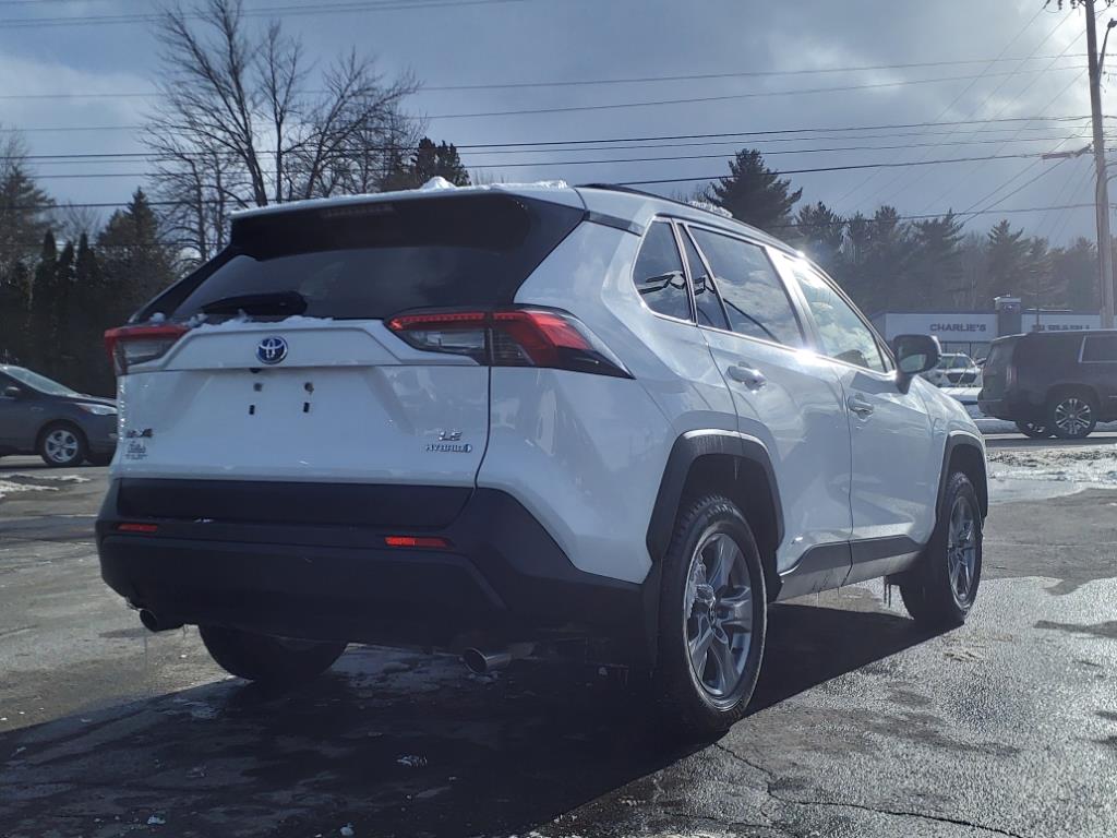 2022 Toyota RAV4 Hybrid LE photo 4