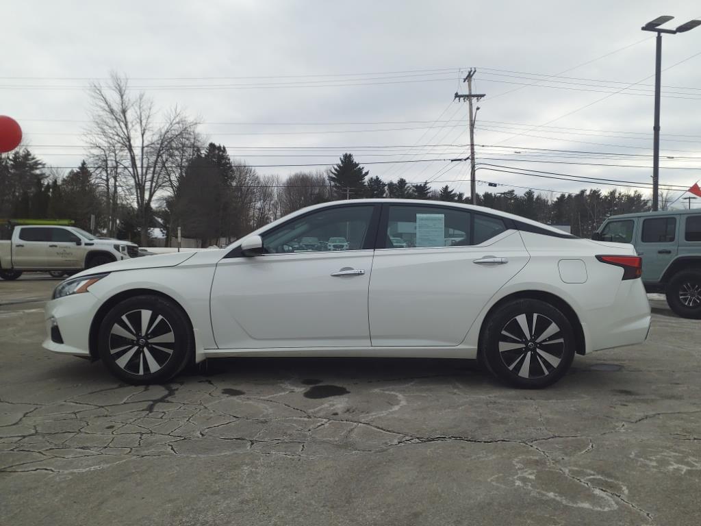 2022 Nissan Altima 2.5 SV photo 2