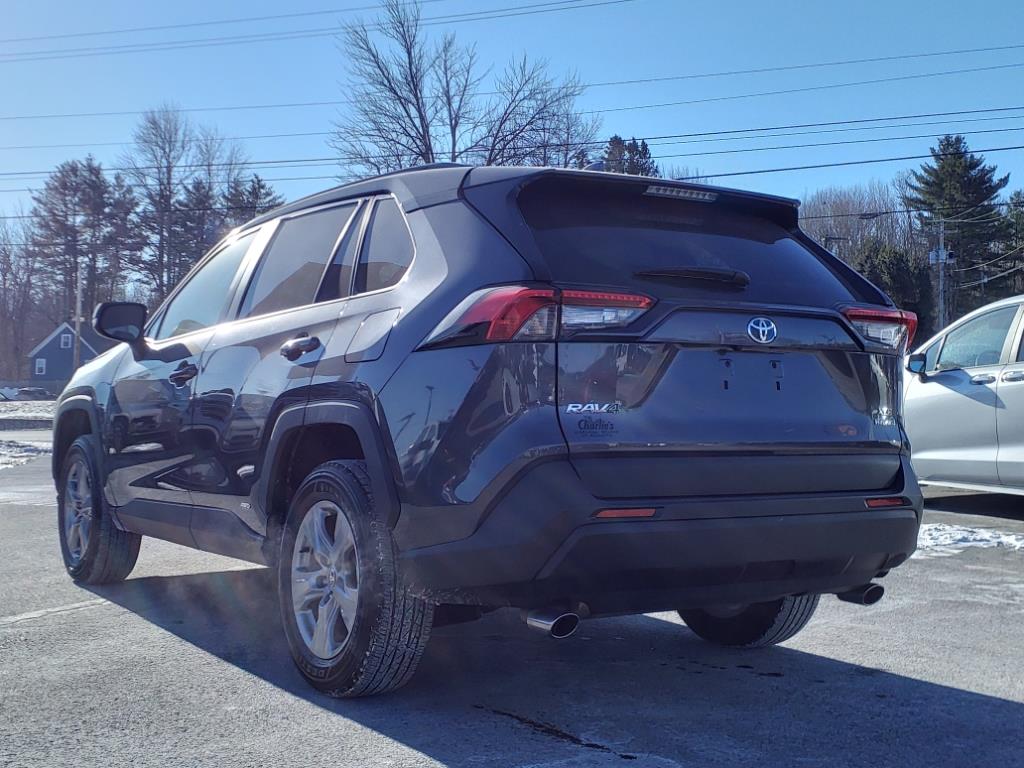 2024 Toyota RAV4 Hybrid XLE photo 3