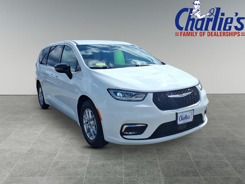 Used 2024 Chrysler Pacifica Touring L Van Passenger Van