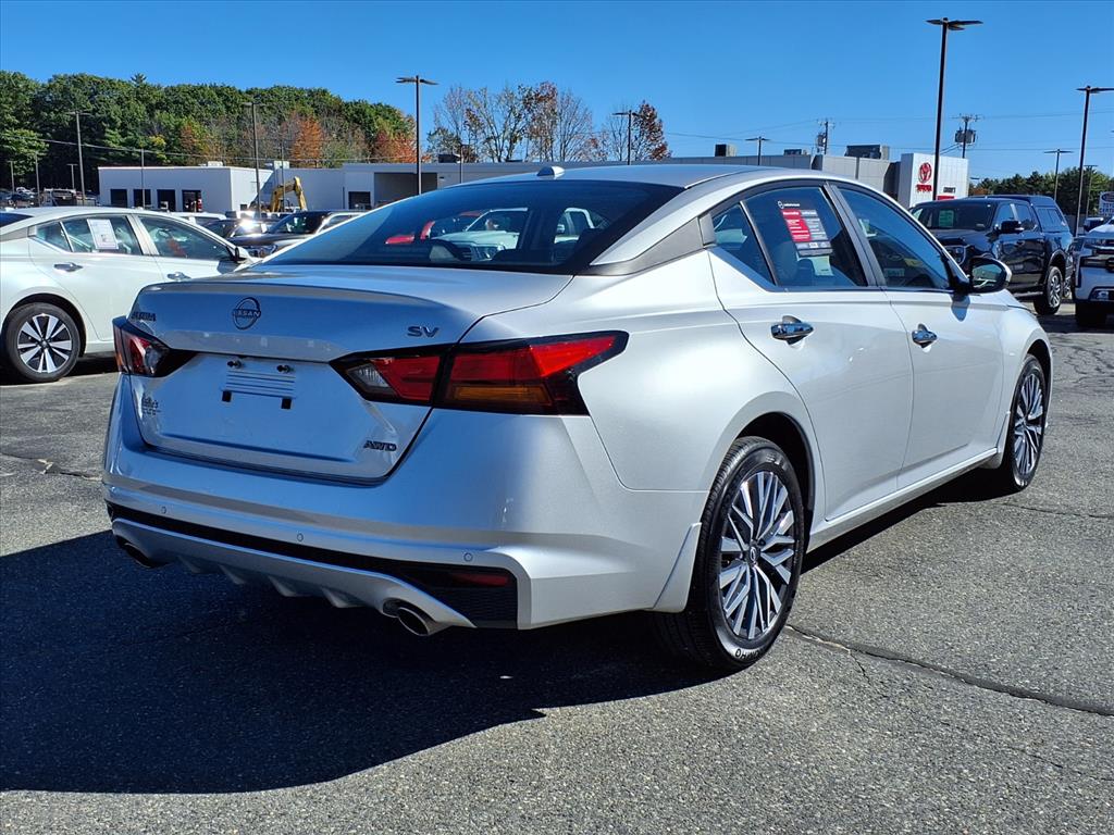 2024 Nissan Altima 2.5 SV photo 4