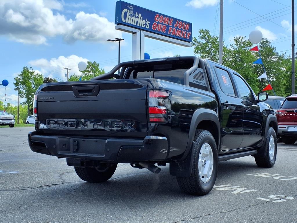 2024 Nissan Frontier Crew Cab photo 4