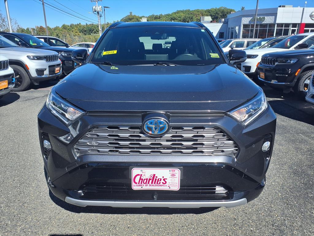 2019 Toyota RAV4 Hybrid XSE photo 2