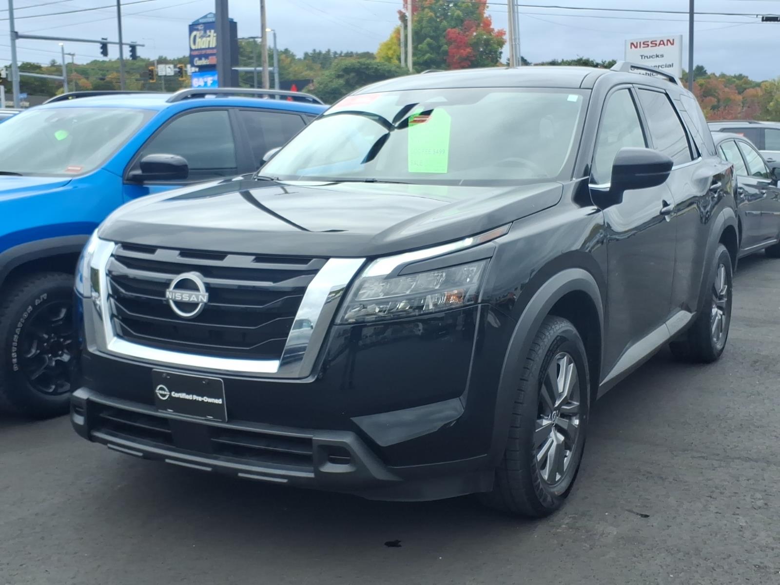 Super Black 2025 Nissan Pathfinder SUV / Crossover All-Wheel Drive