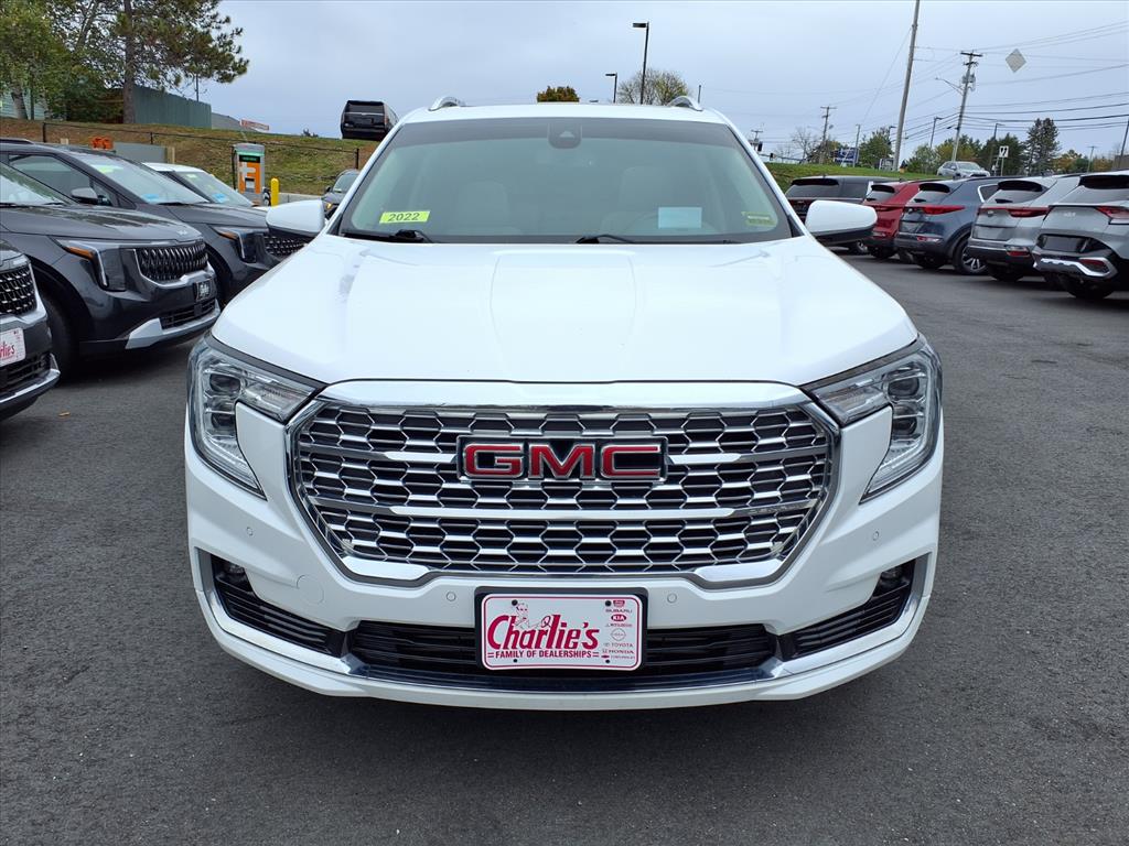 2022 Gmc Terrain Denali photo 2