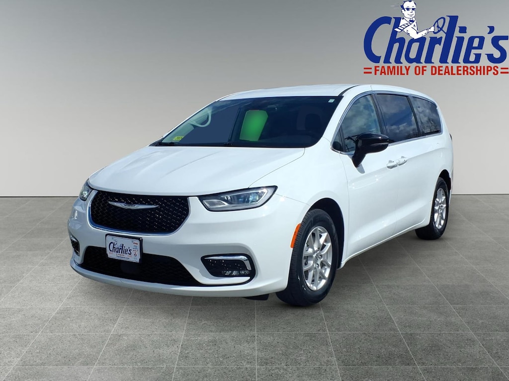 Used 2024 Chrysler Pacifica Touring L Van Passenger Van